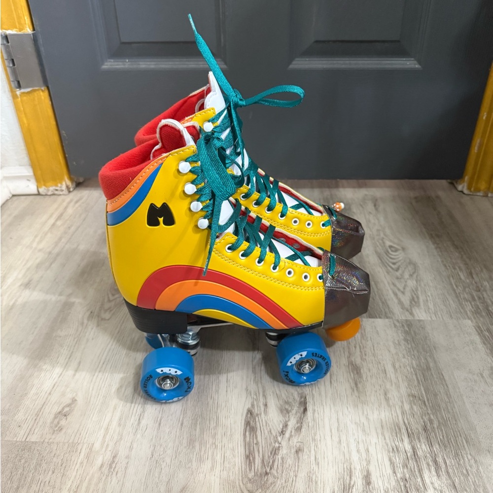 Riedel Colorful Roller Skates with Rainbow Design